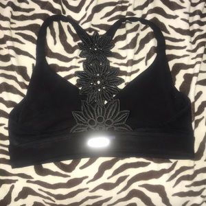 Black sports bra